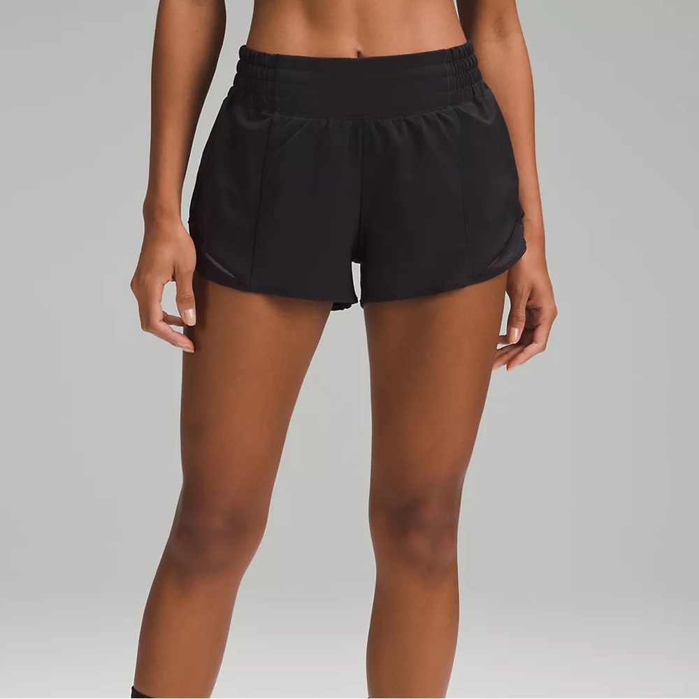 Hotty Hot High-Rise Lined Short 2.5" in black size 2
